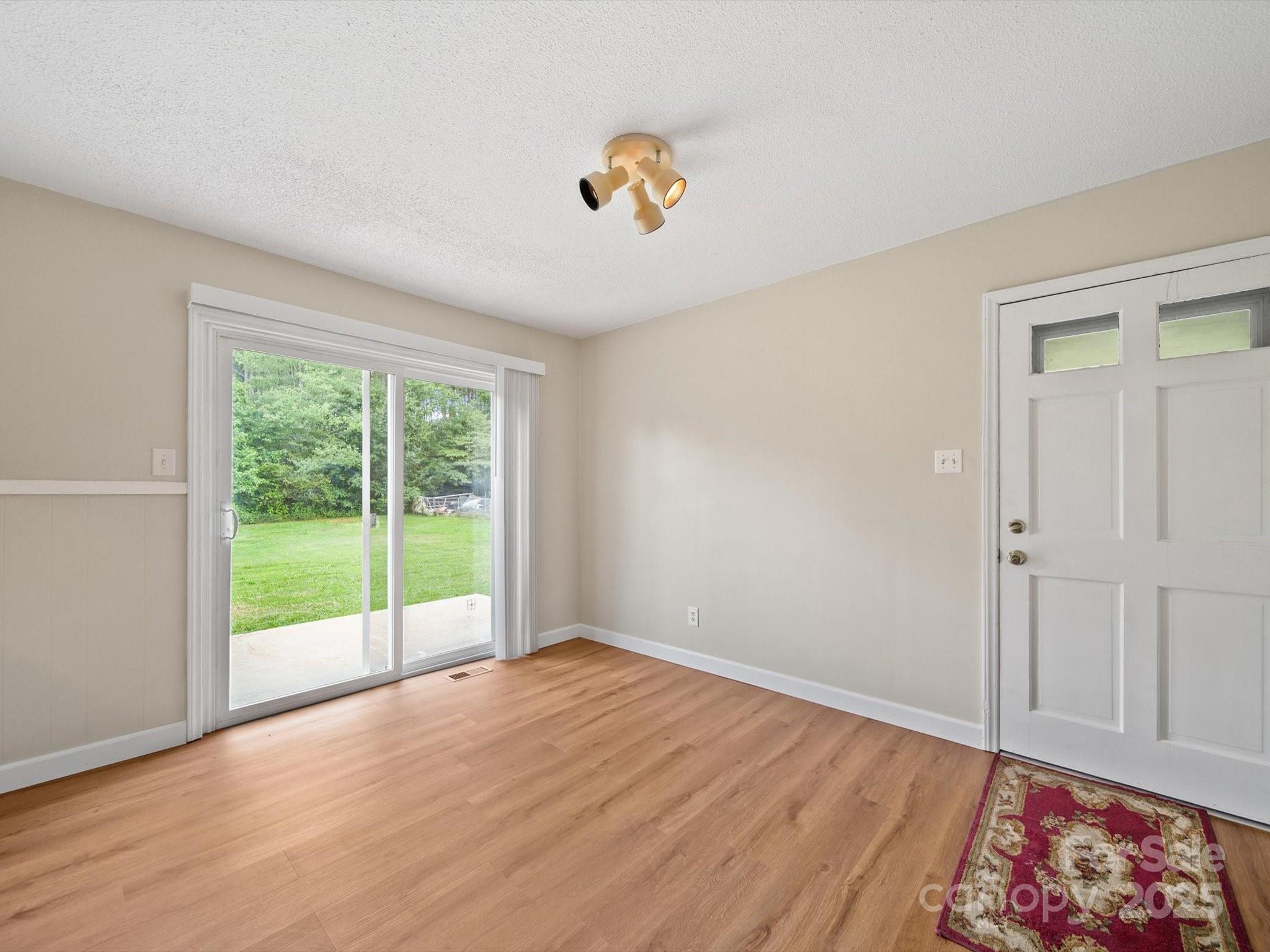 197 Horseshoe Loop