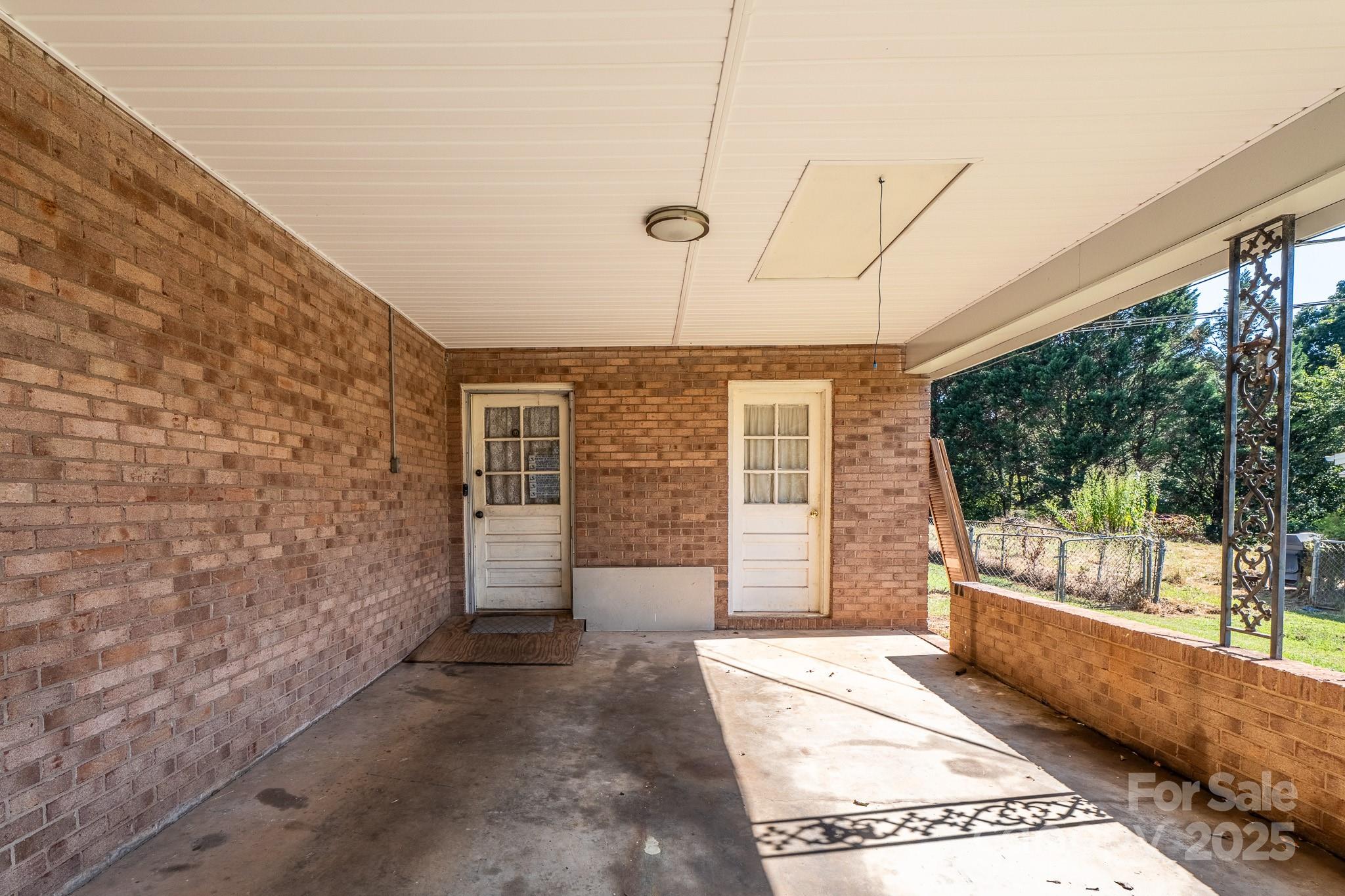 194 Hillsboro Road