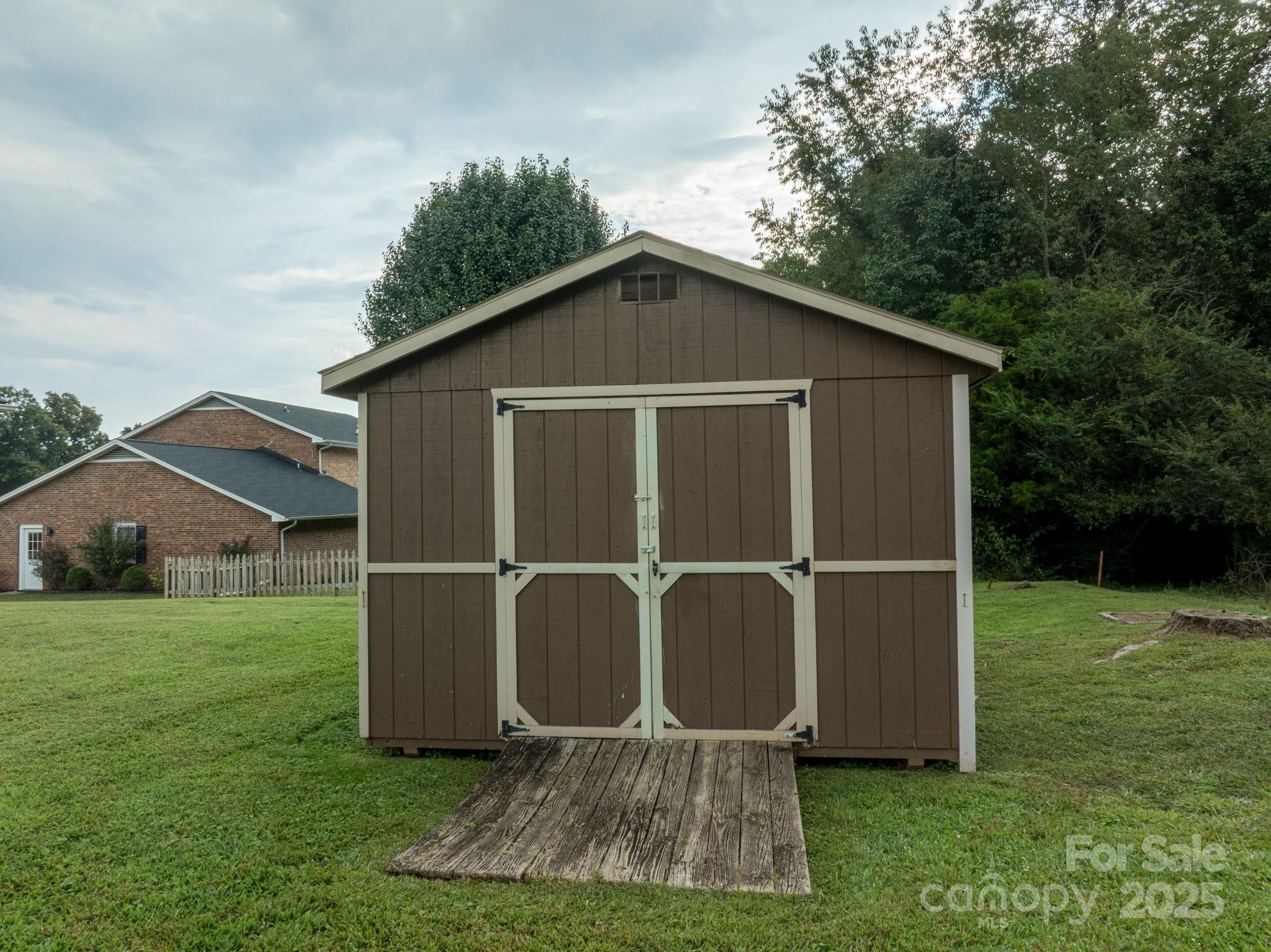 1173 Hidden Lake Drive