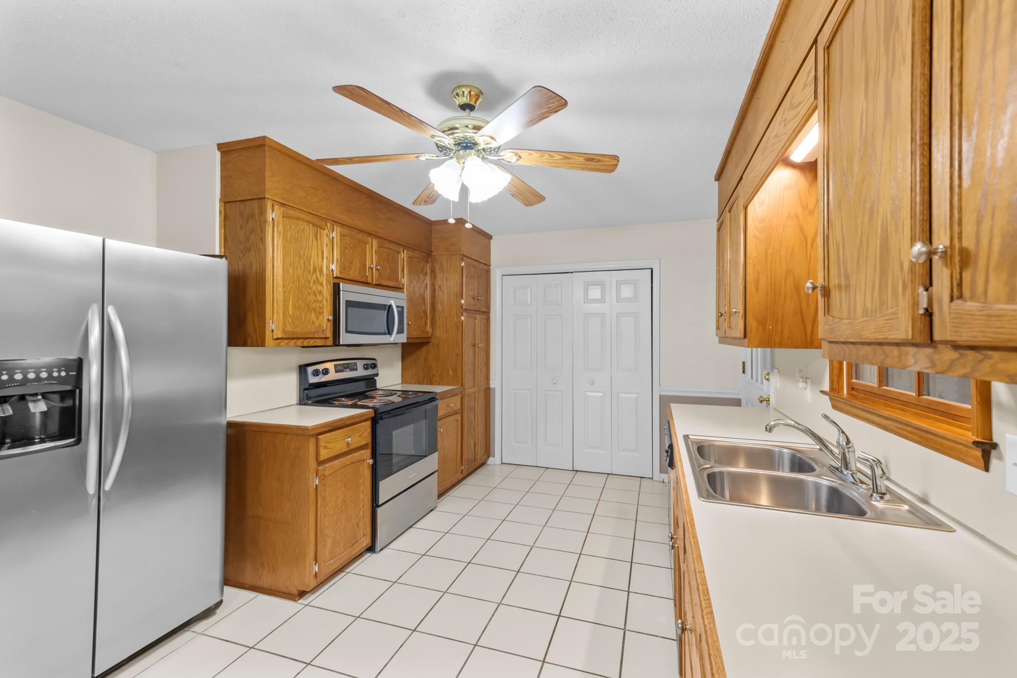 1173 Hidden Lake Drive