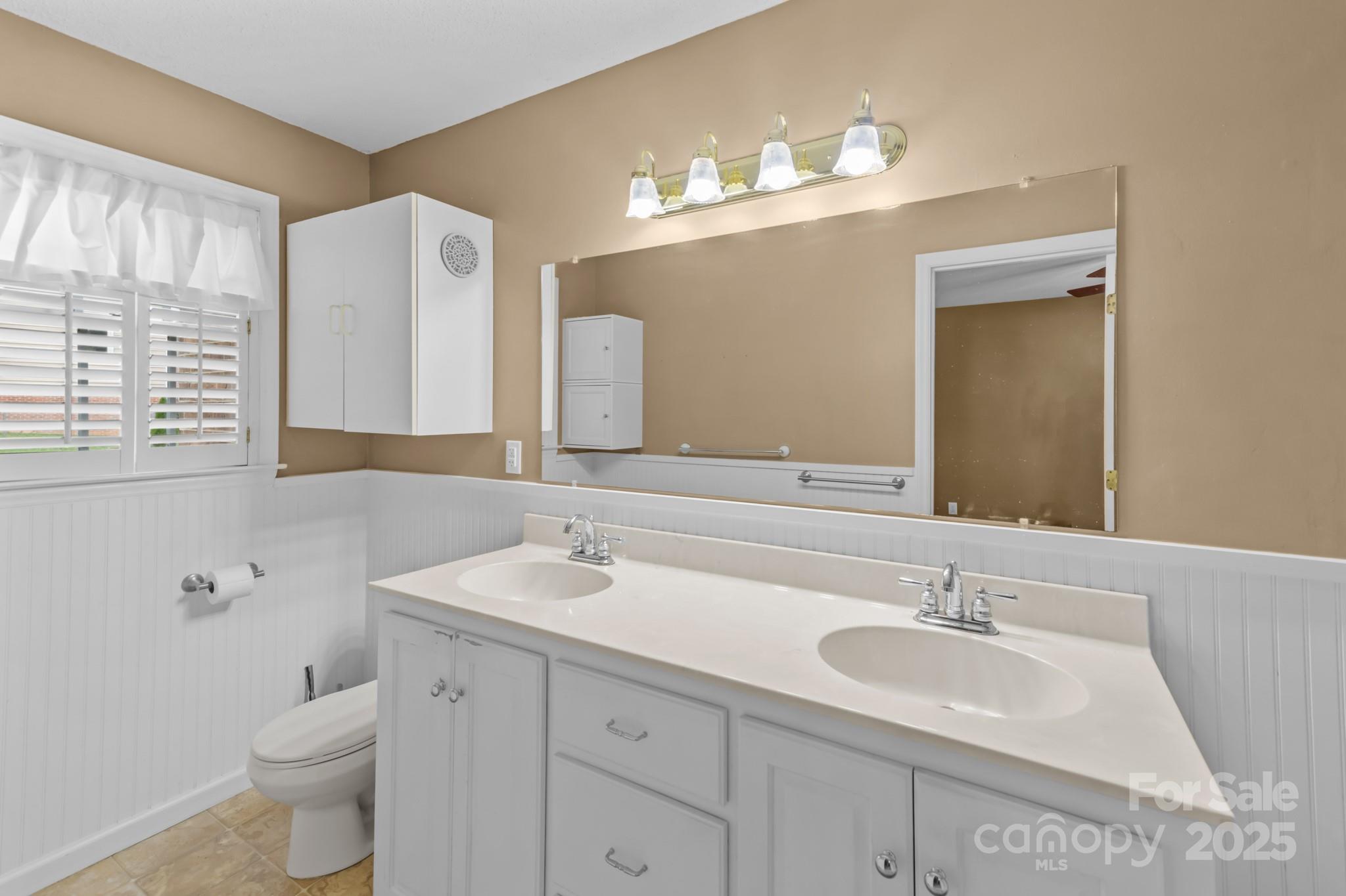 1173 Hidden Lake Drive