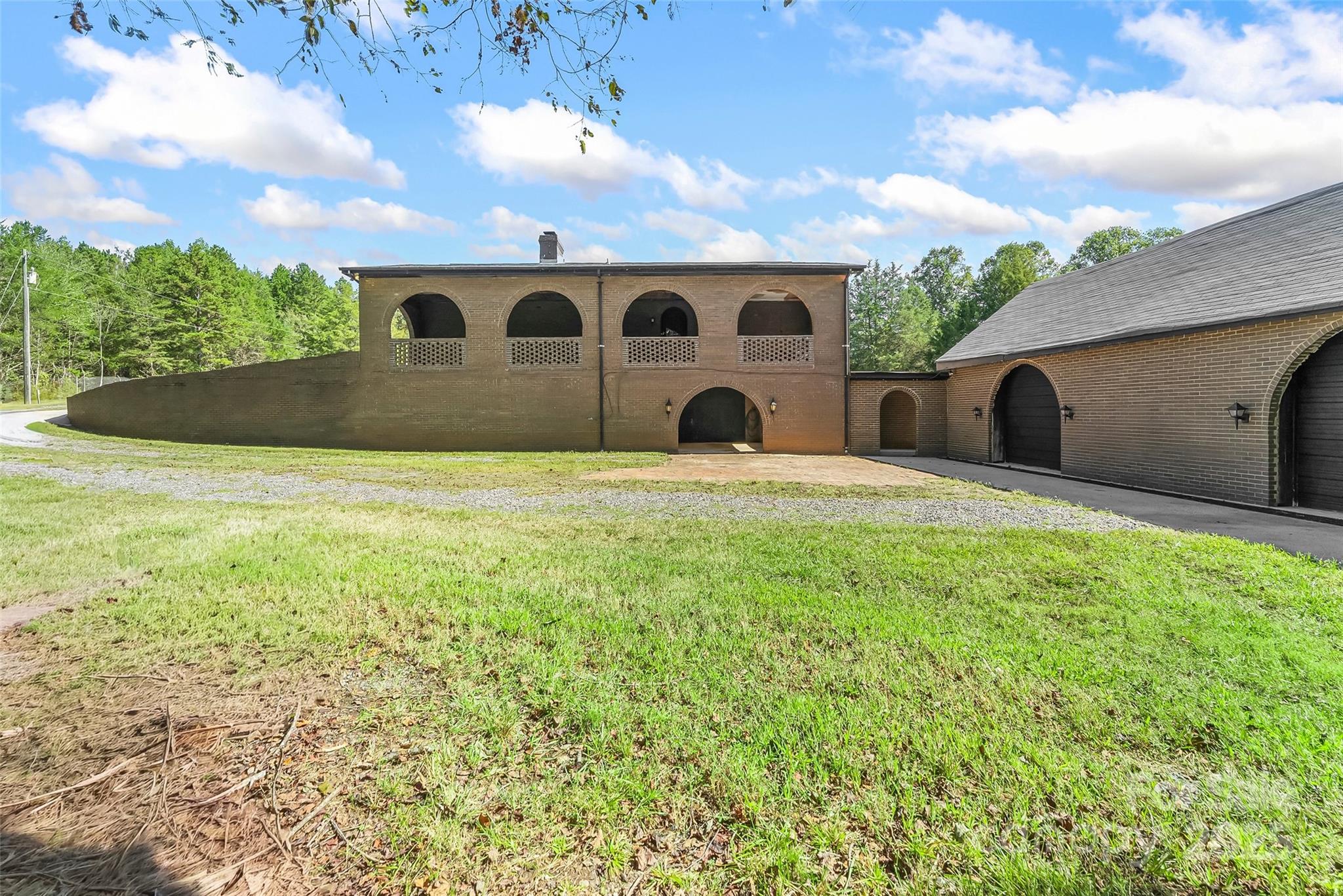 2107 St James Church Road