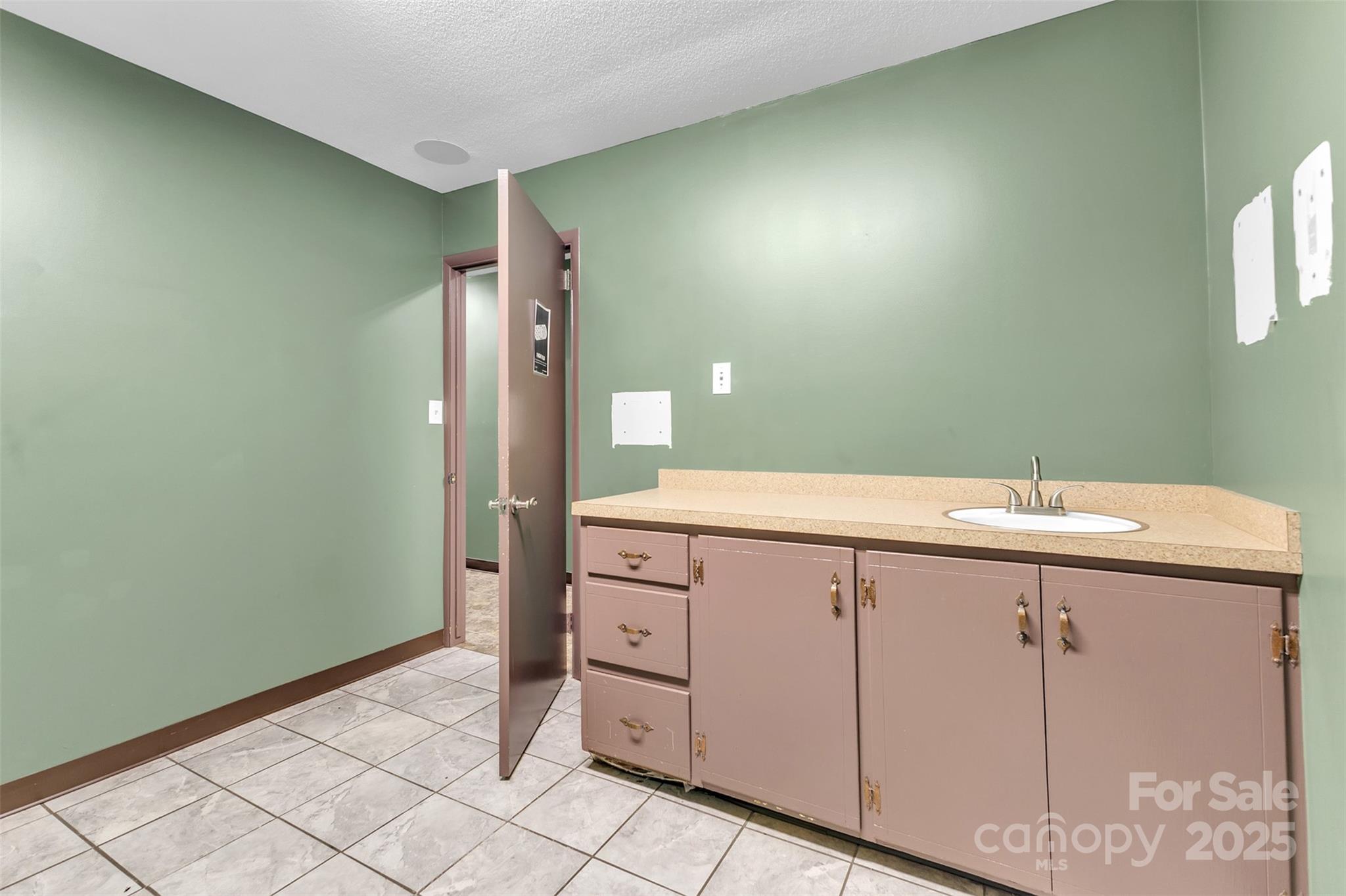 60 2nd Avenue SW