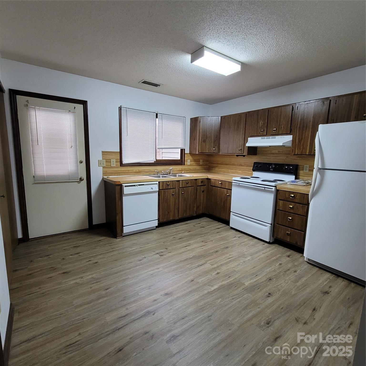 728 10th Street Boulevard NW