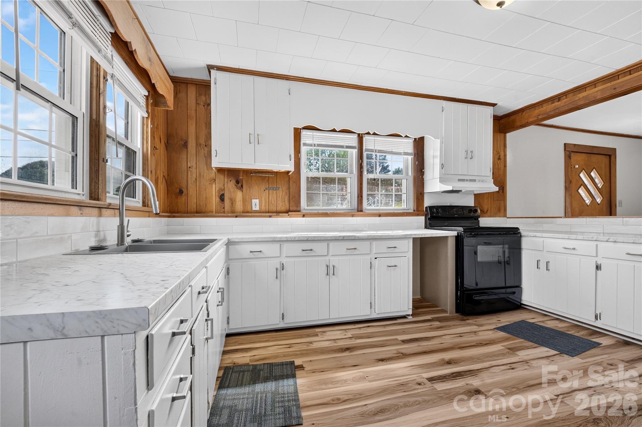 893 7th Street Drive SE