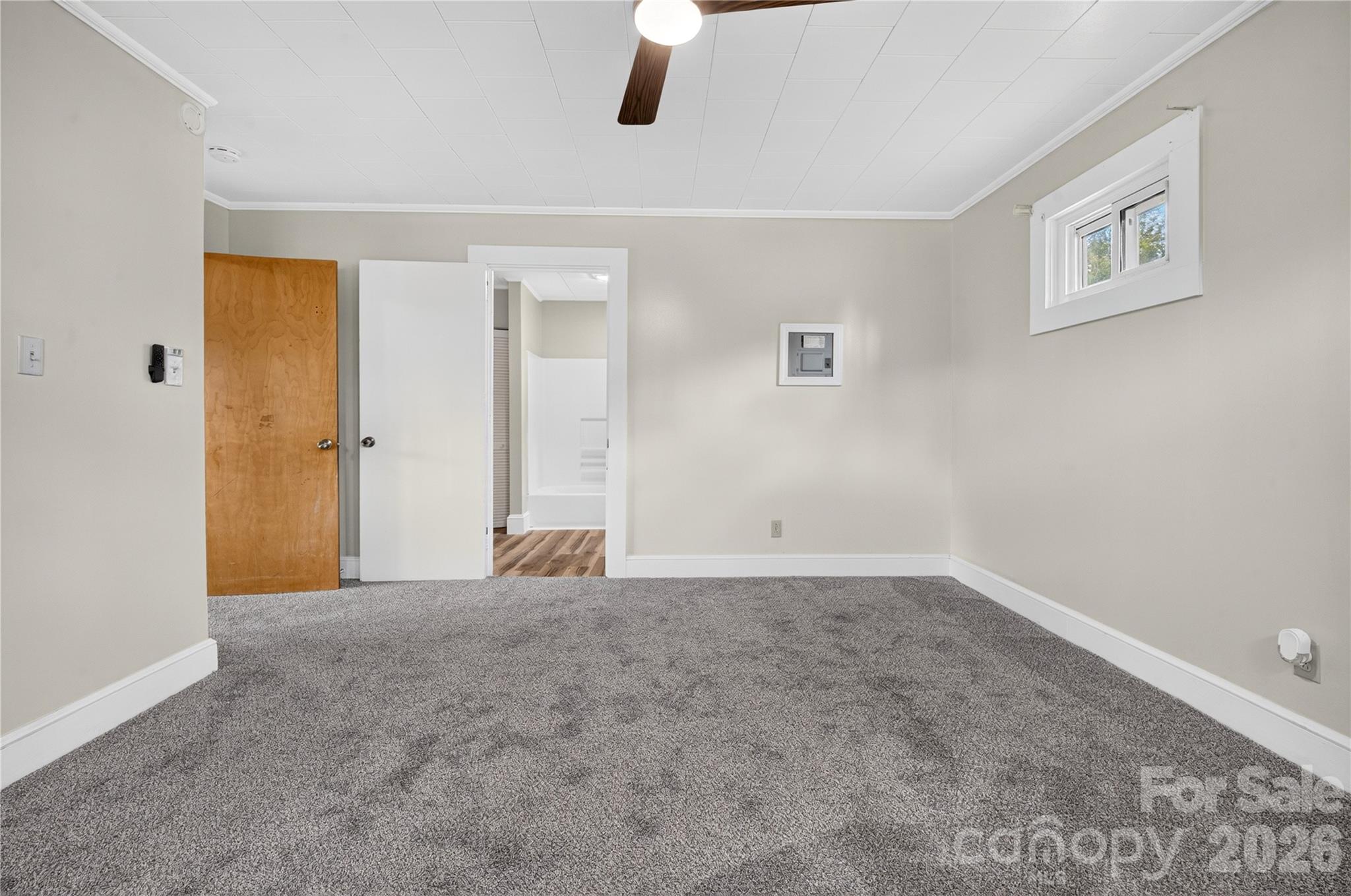 893 7th Street Drive SE