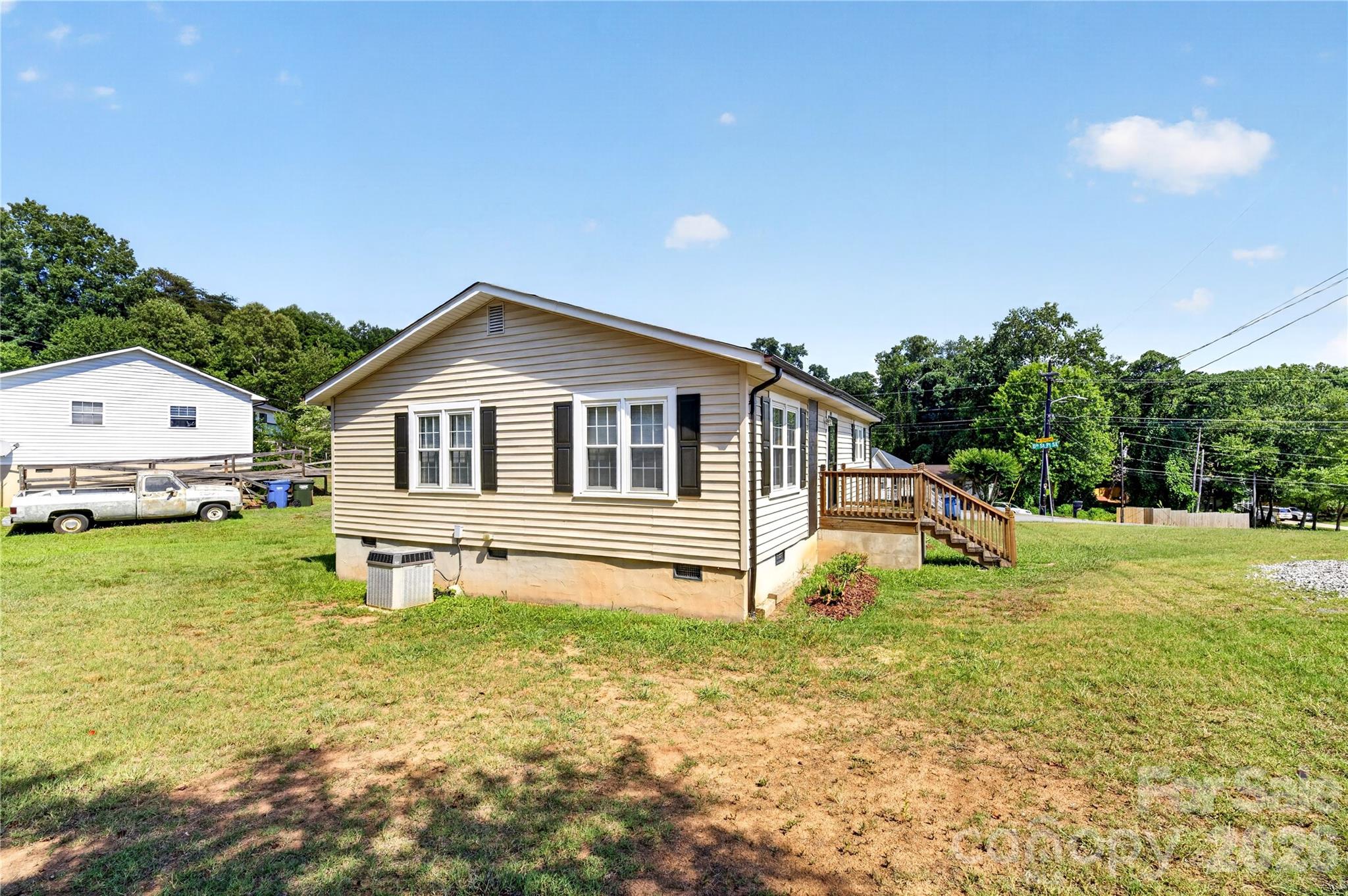 893 7th Street Drive SE