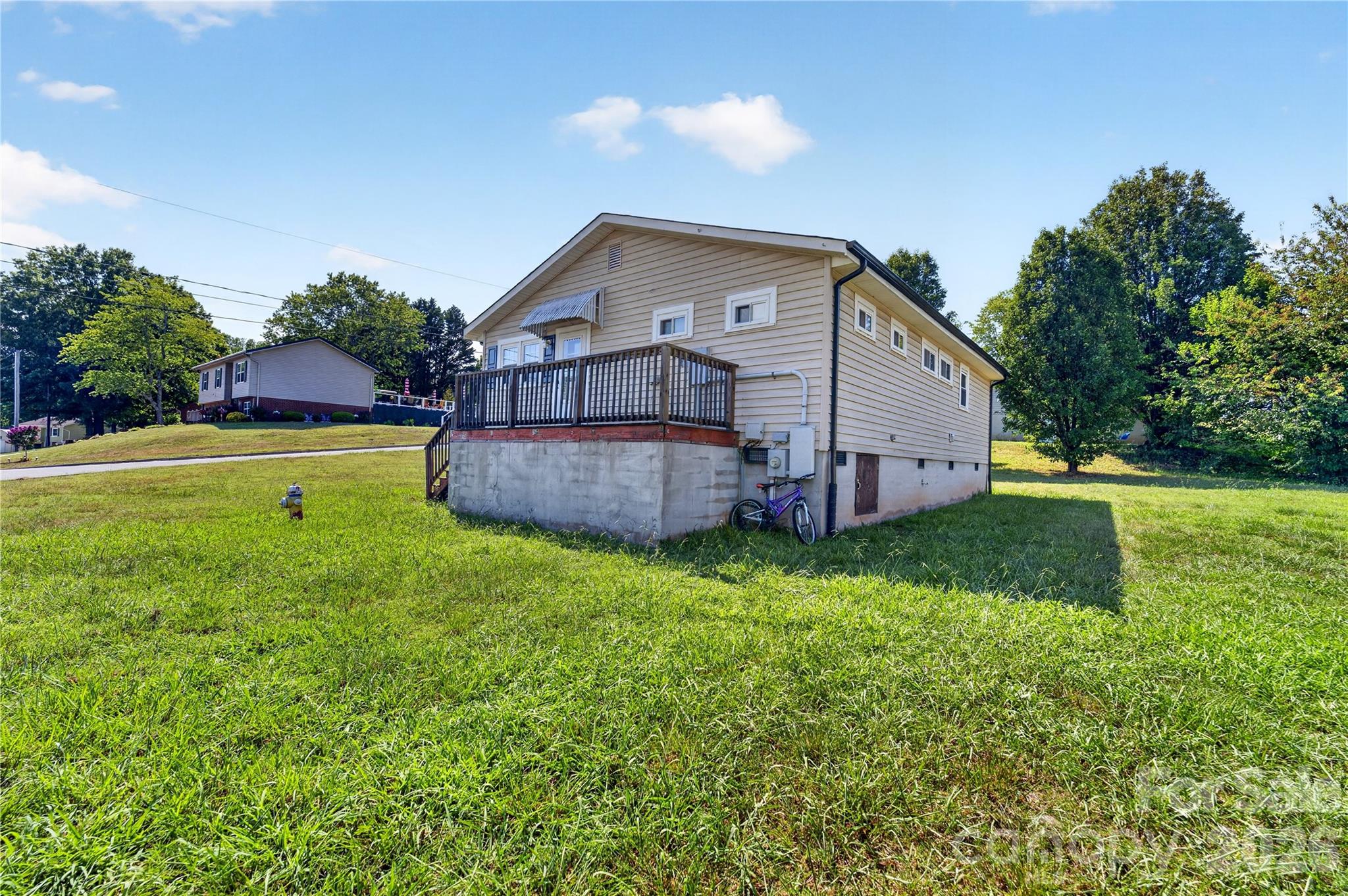 893 7th Street Drive SE