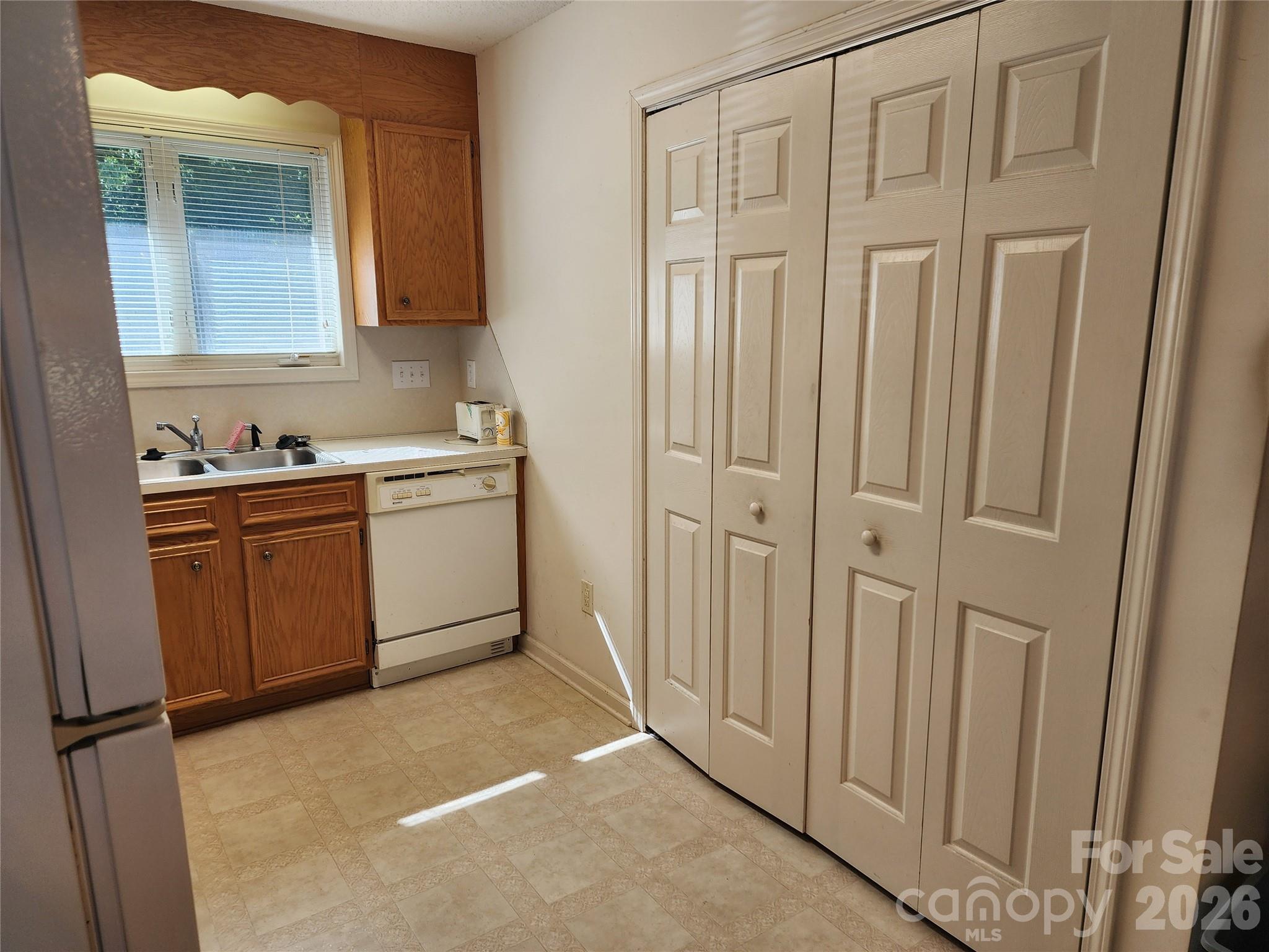 3236 White Oak Court