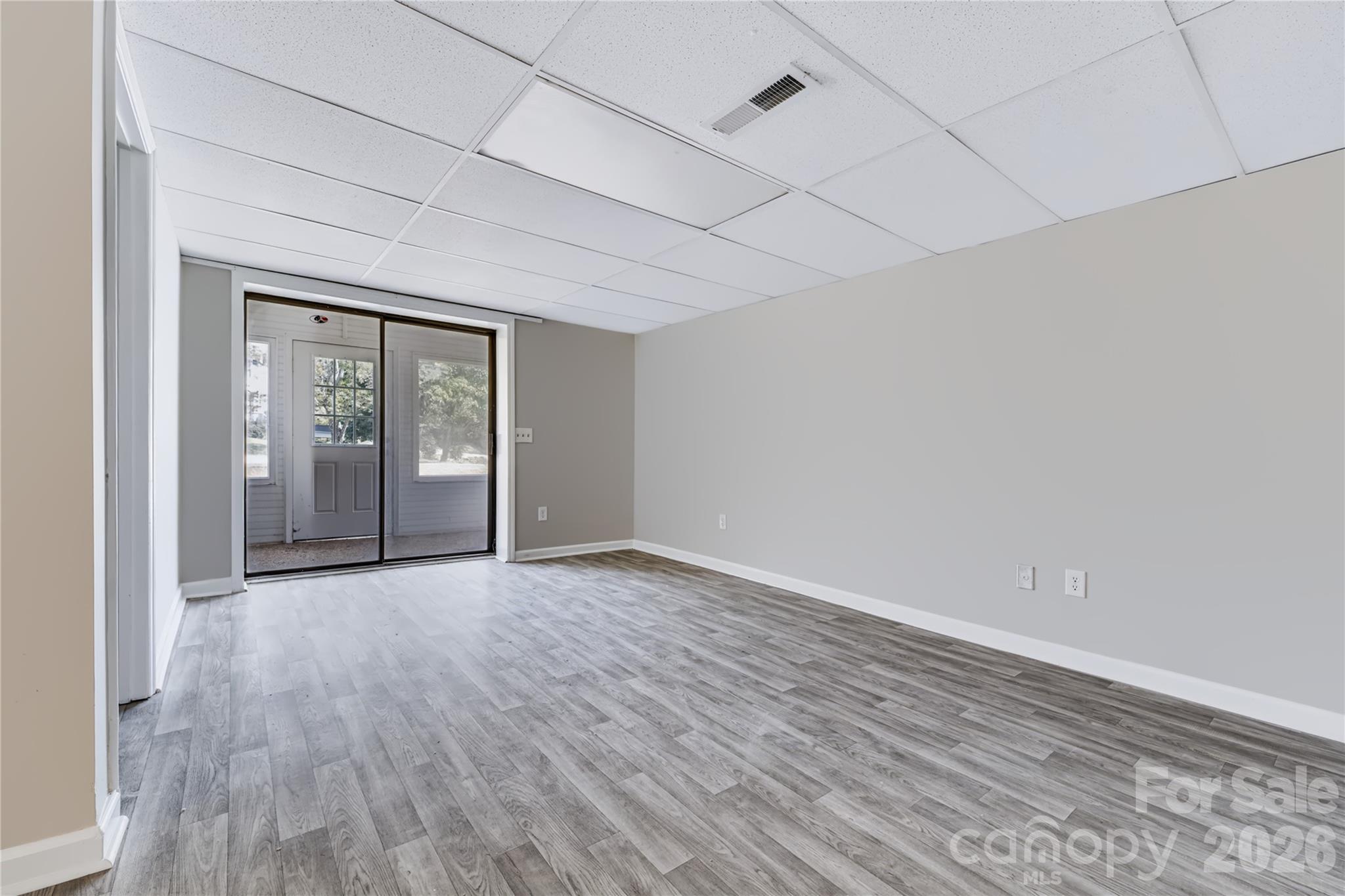 2537 Brentwood Circle