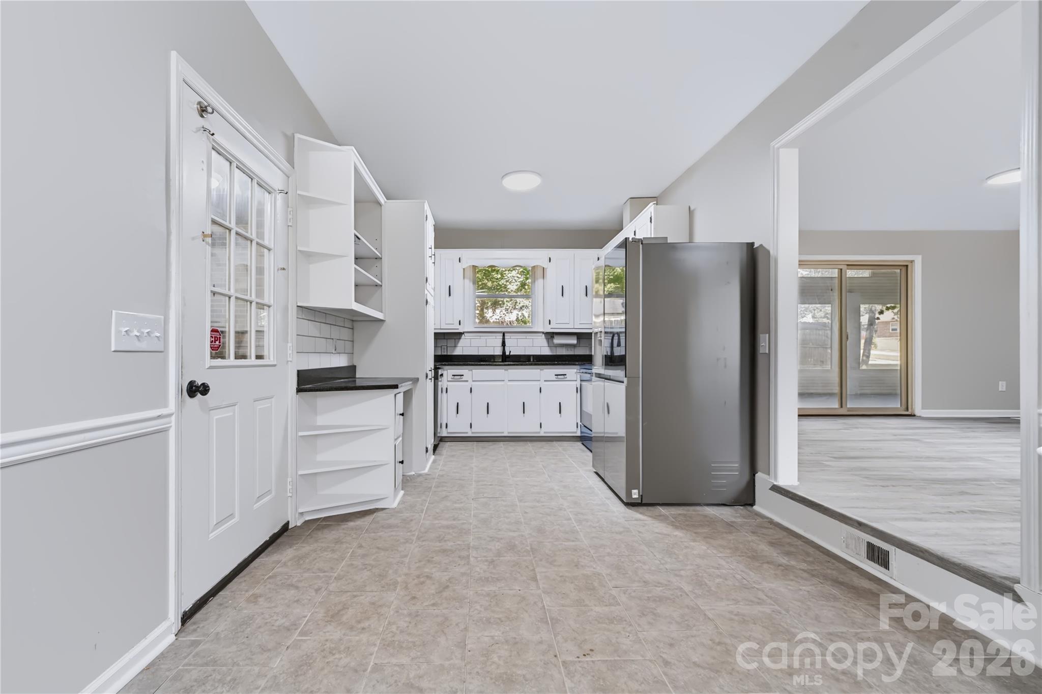2537 Brentwood Circle