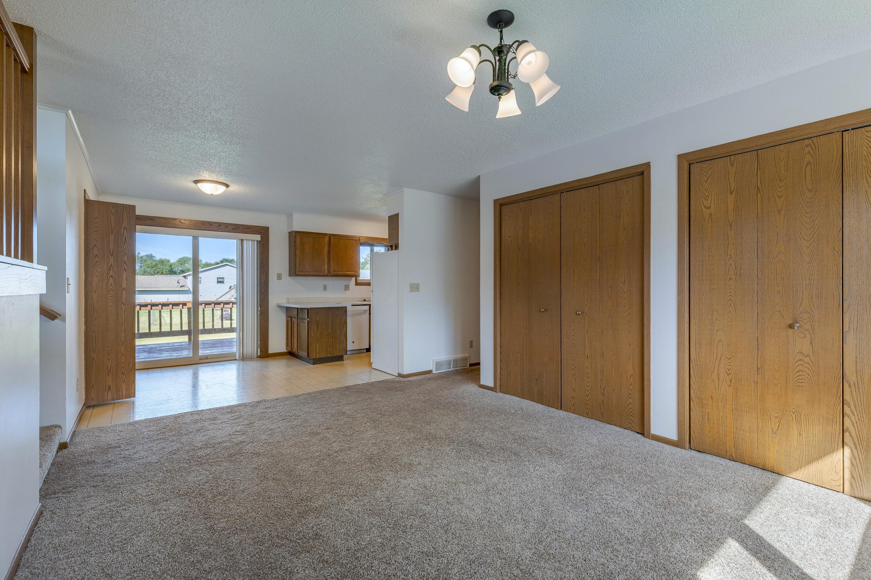 800 Randy Rd, 800 1/2