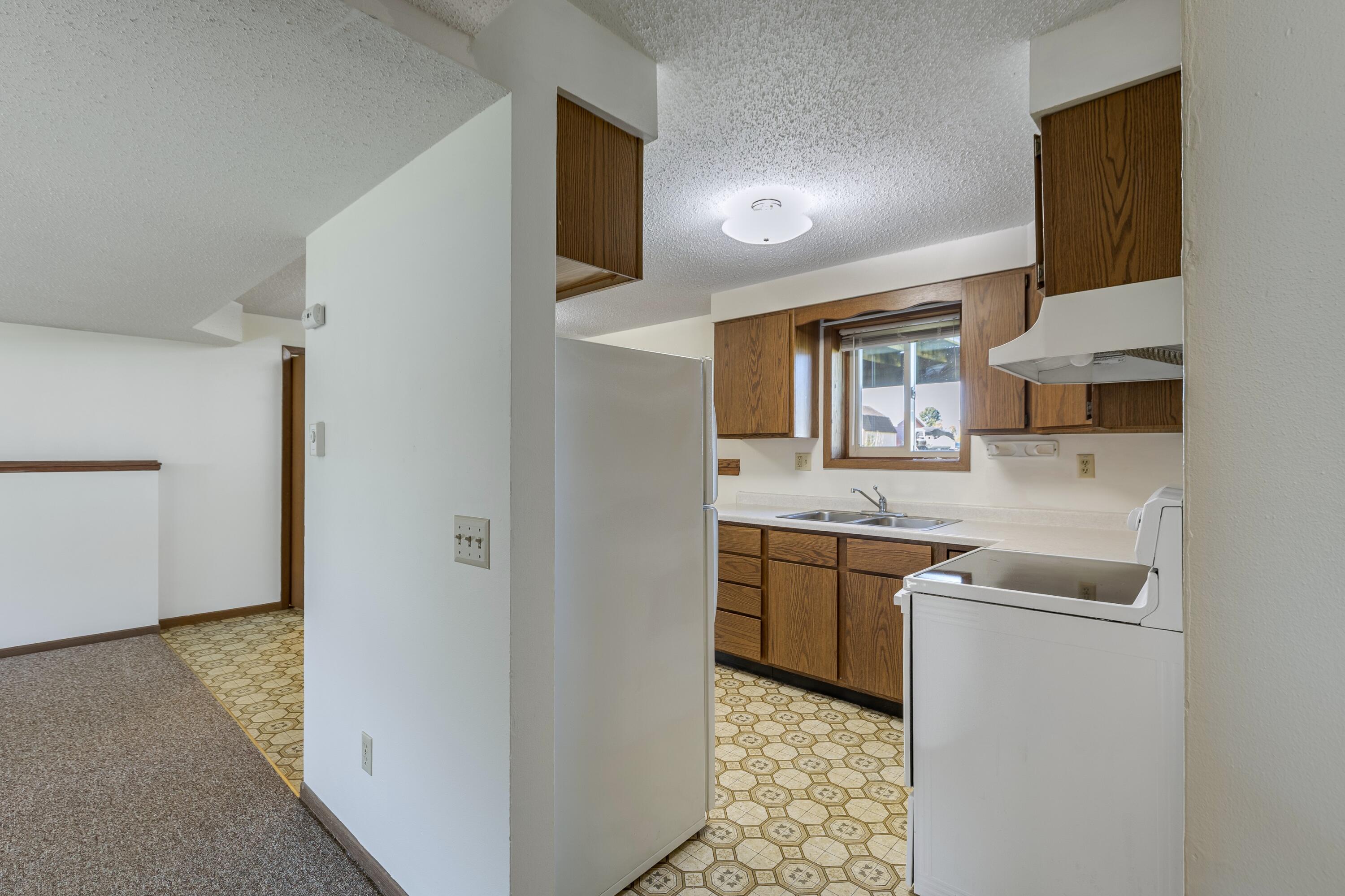 800 Randy Rd, 800 1/2