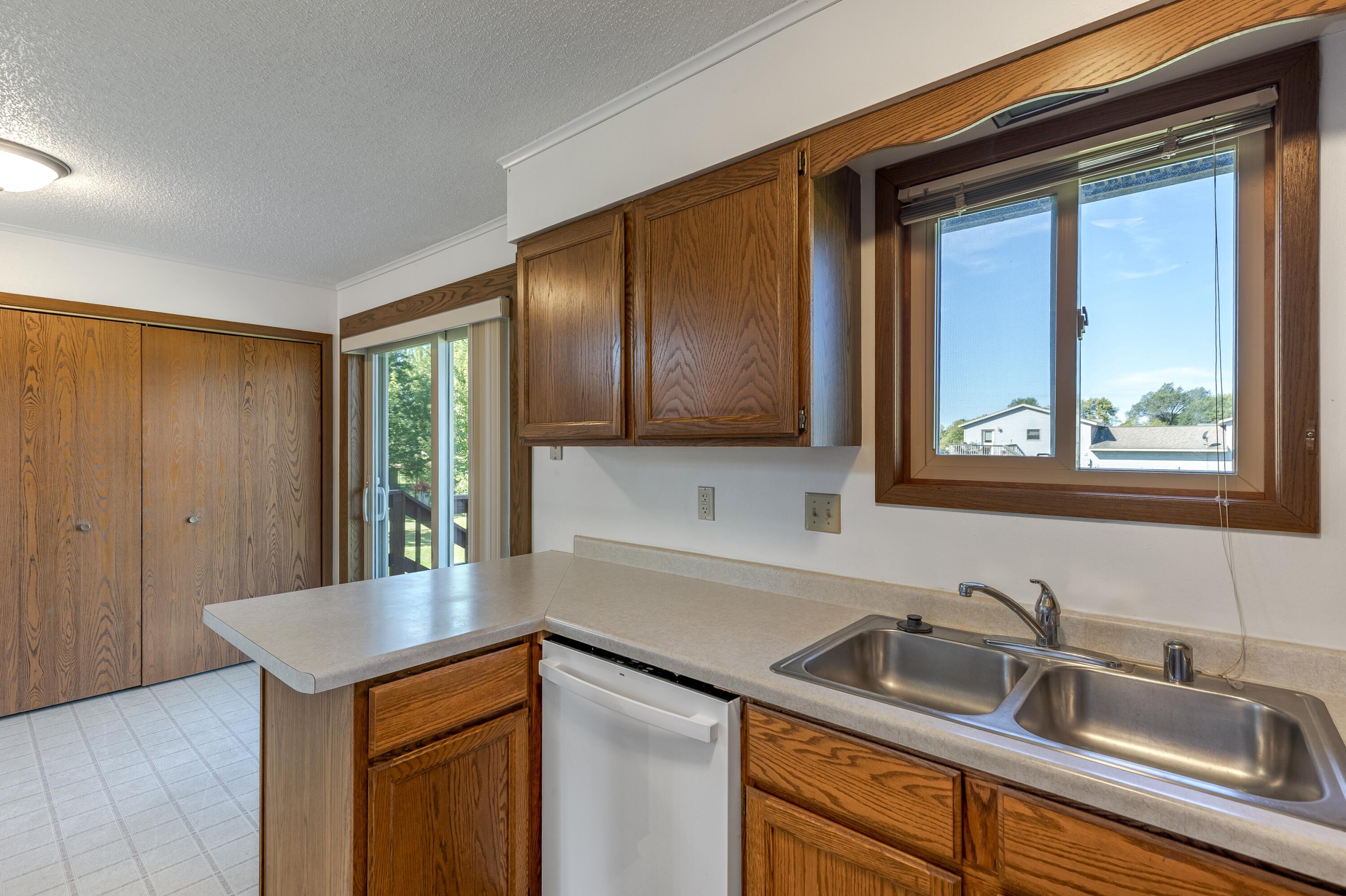 800 Randy Rd, 800 1/2
