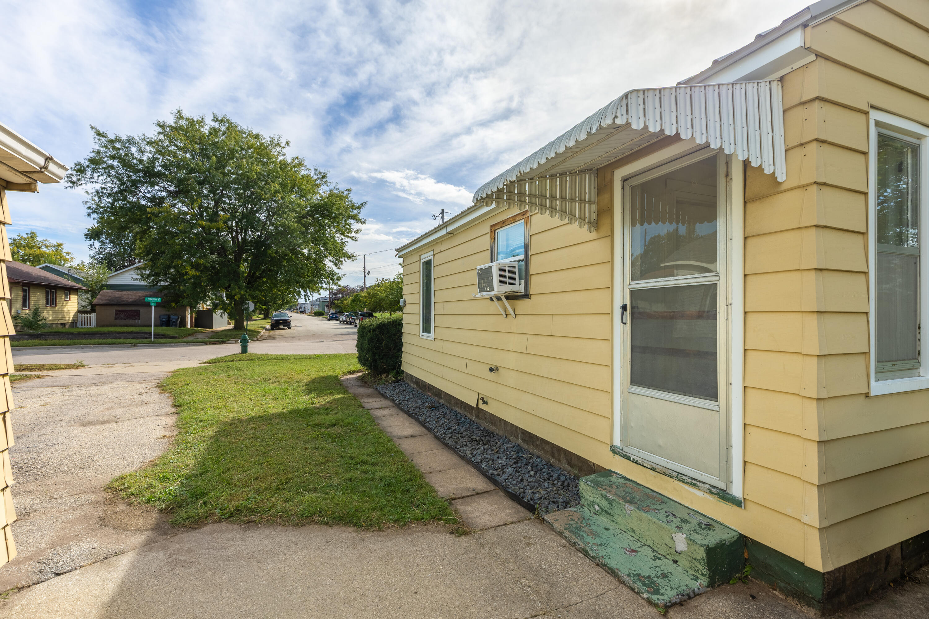 633 Livingston St