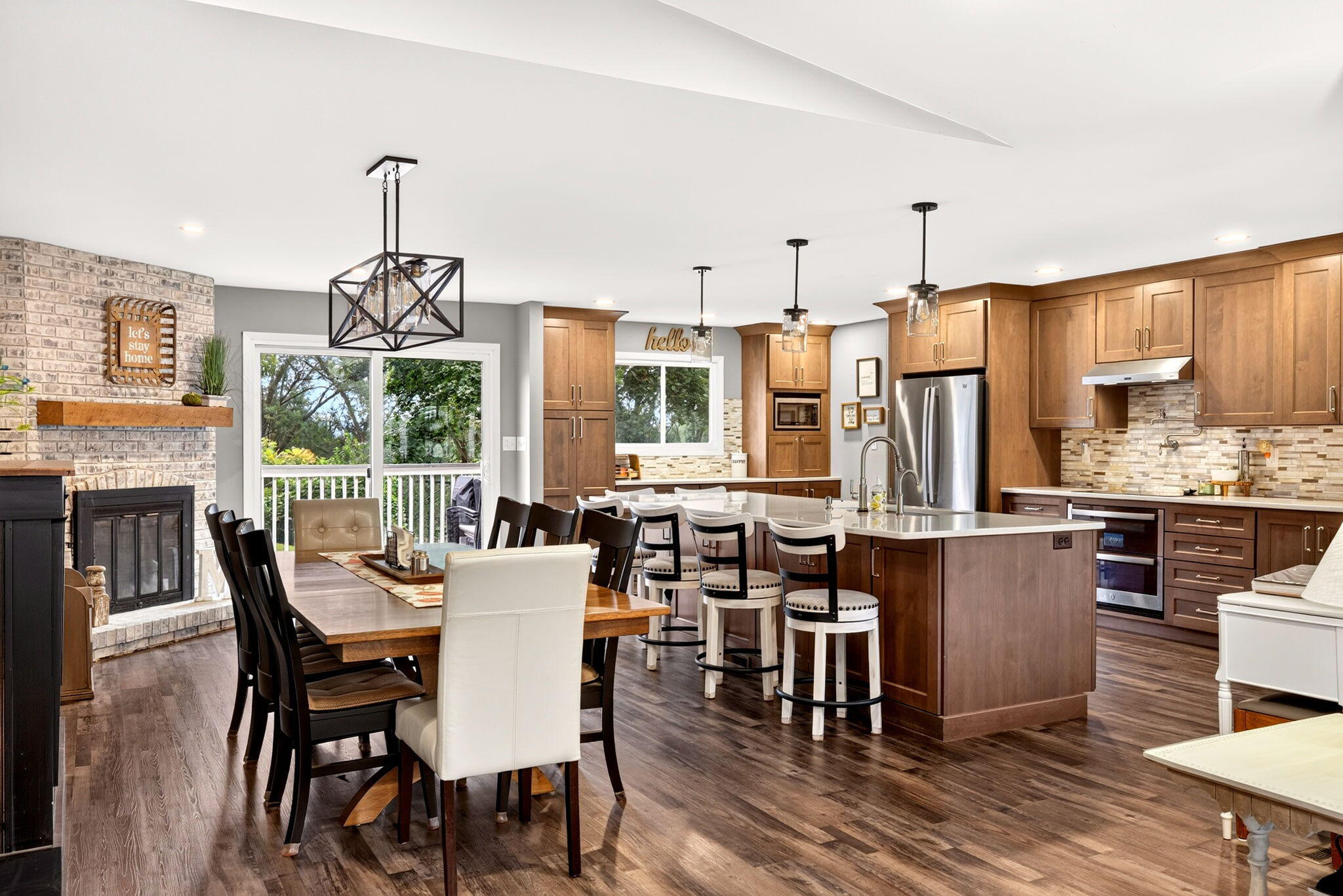 105 Fireside Pl