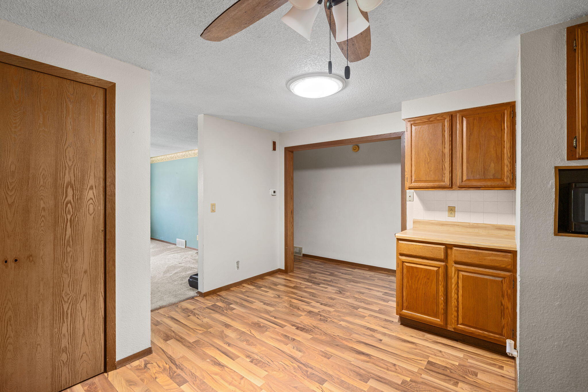 460 Center St