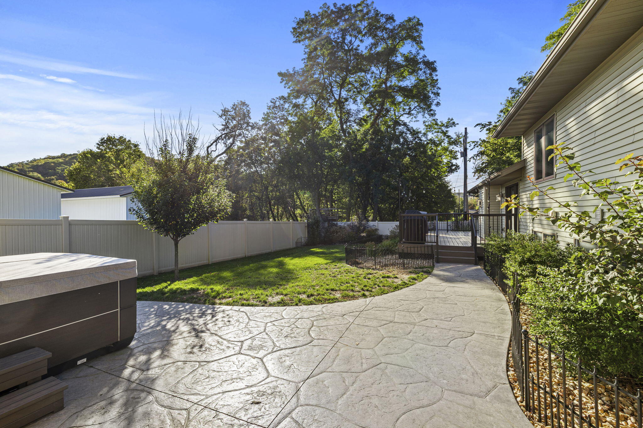 1395 Claudia Ave