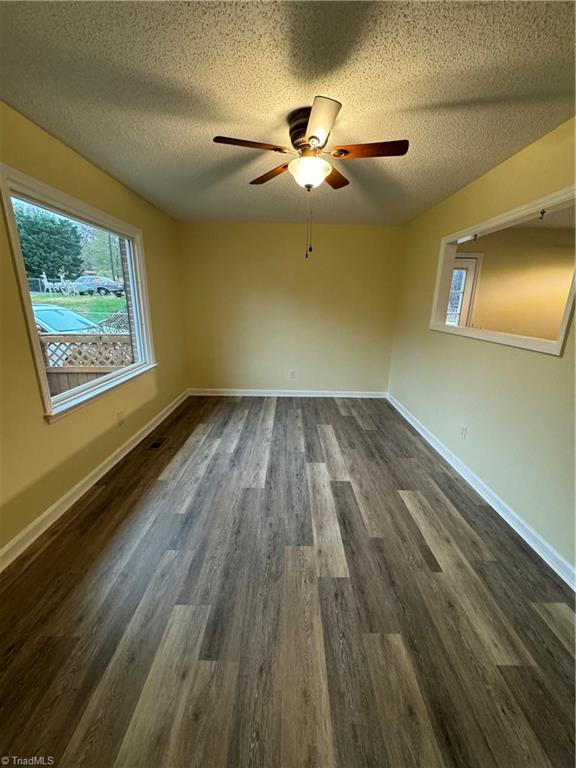 5006 Woodsboro Lane