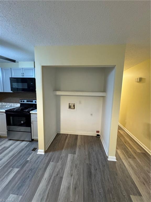 5006 Woodsboro Lane