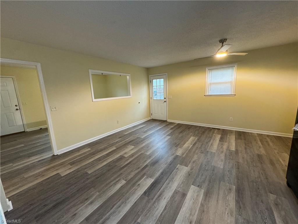 5006 Woodsboro Lane
