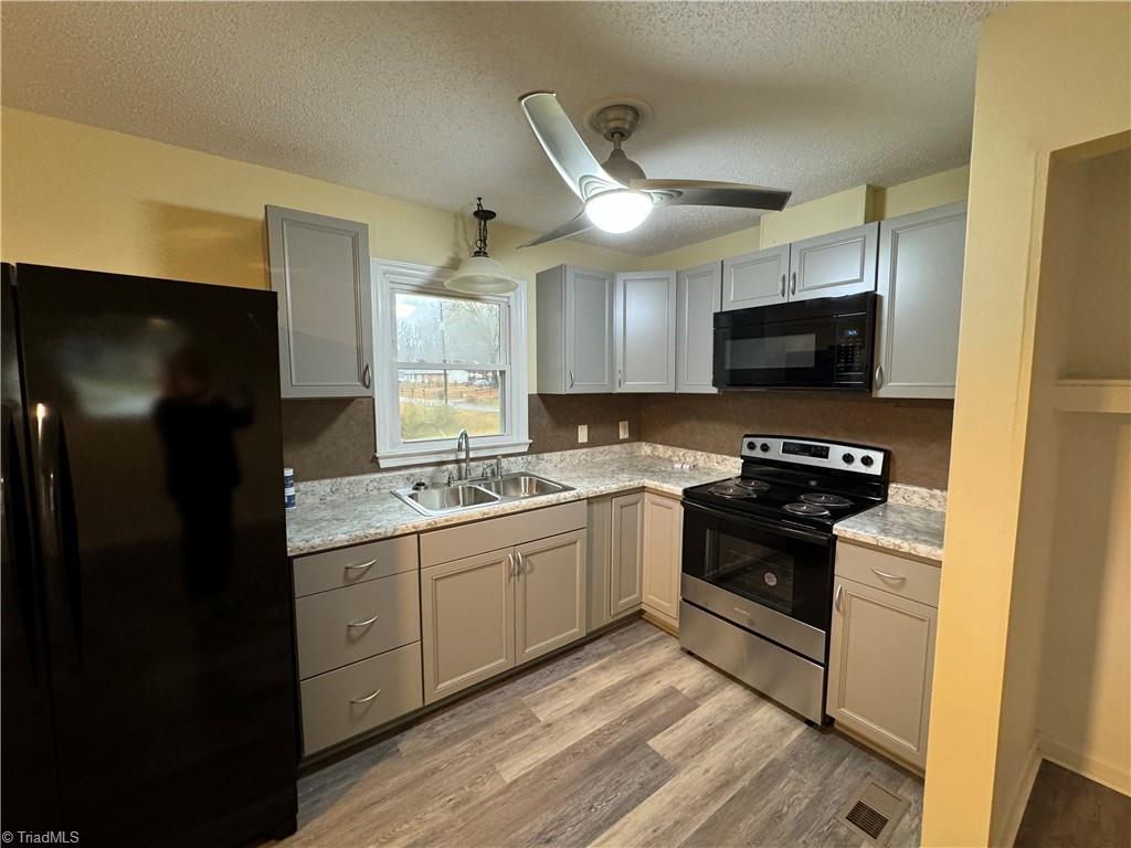 5006 Woodsboro Lane