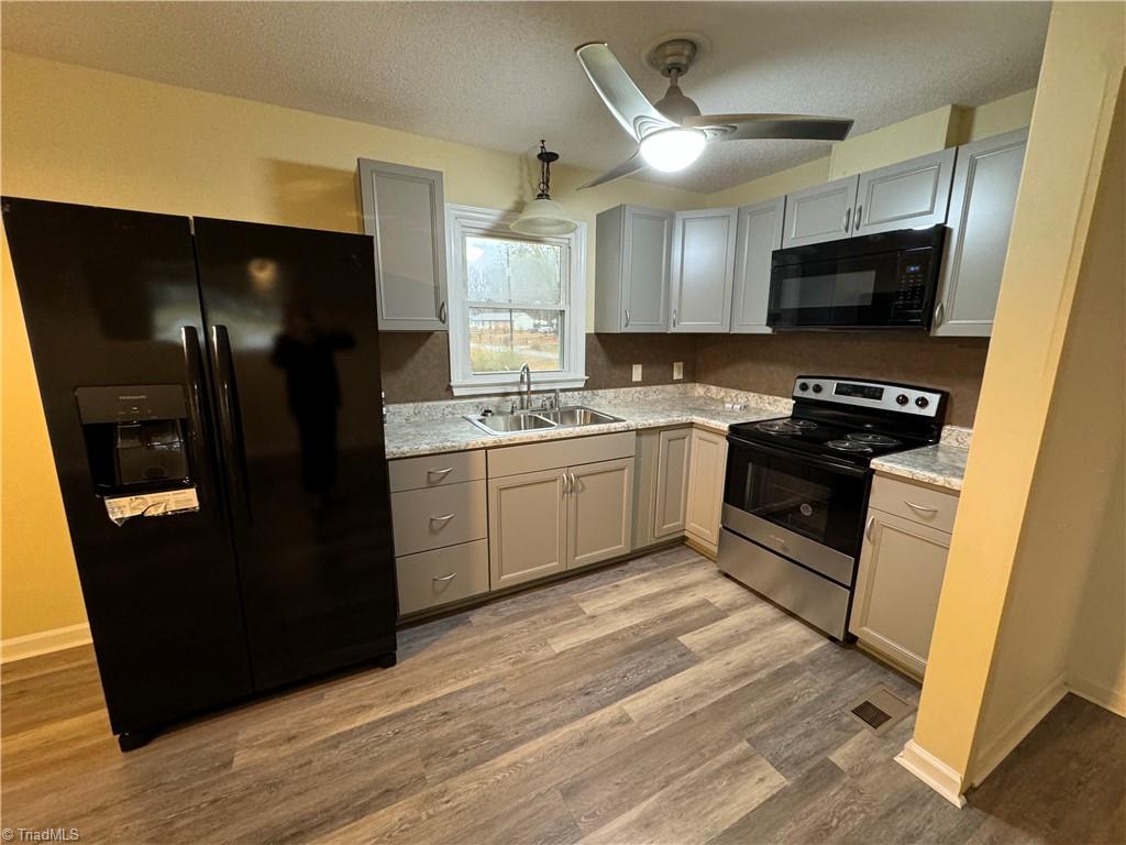 5006 Woodsboro Lane