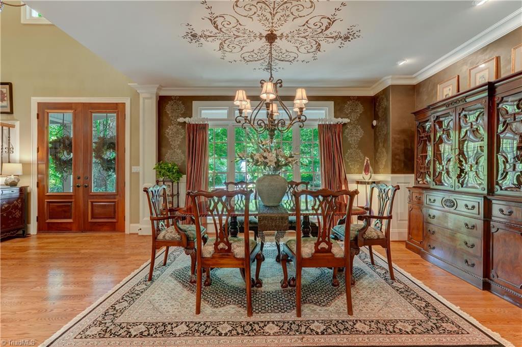 7001 Lake Henson Drive