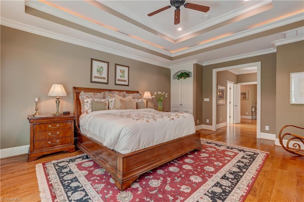 7001 Lake Henson Drive