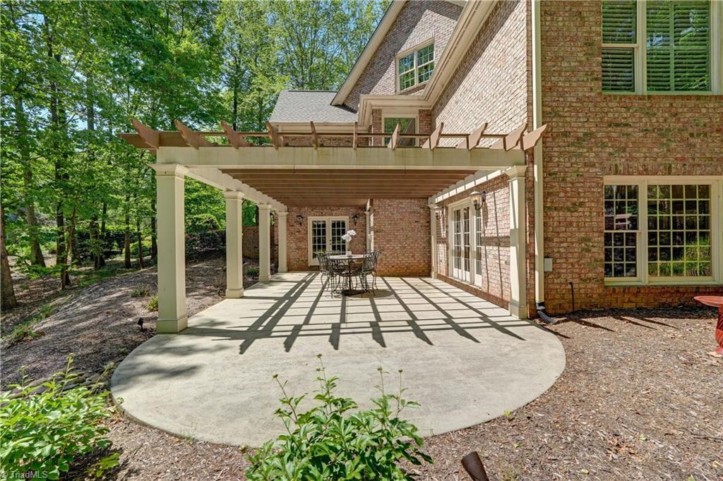 7001 Lake Henson Drive