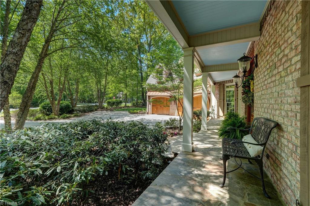 7001 Lake Henson Drive