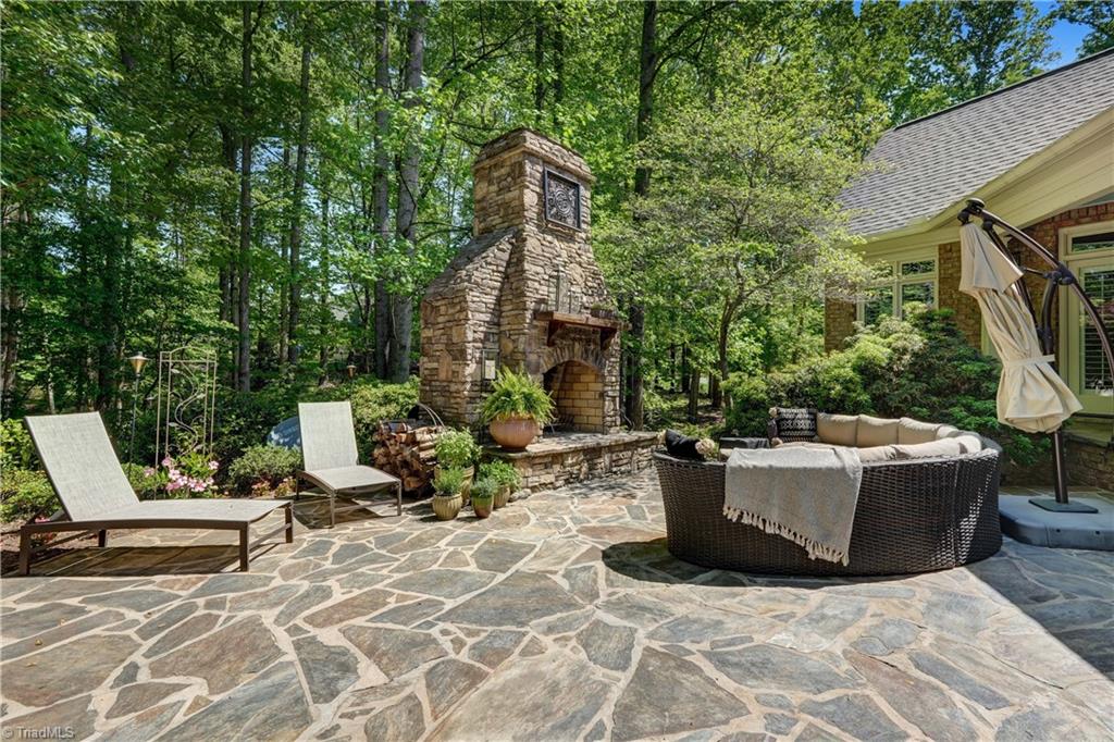 7001 Lake Henson Drive