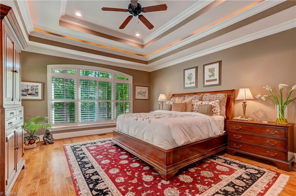 7001 Lake Henson Drive