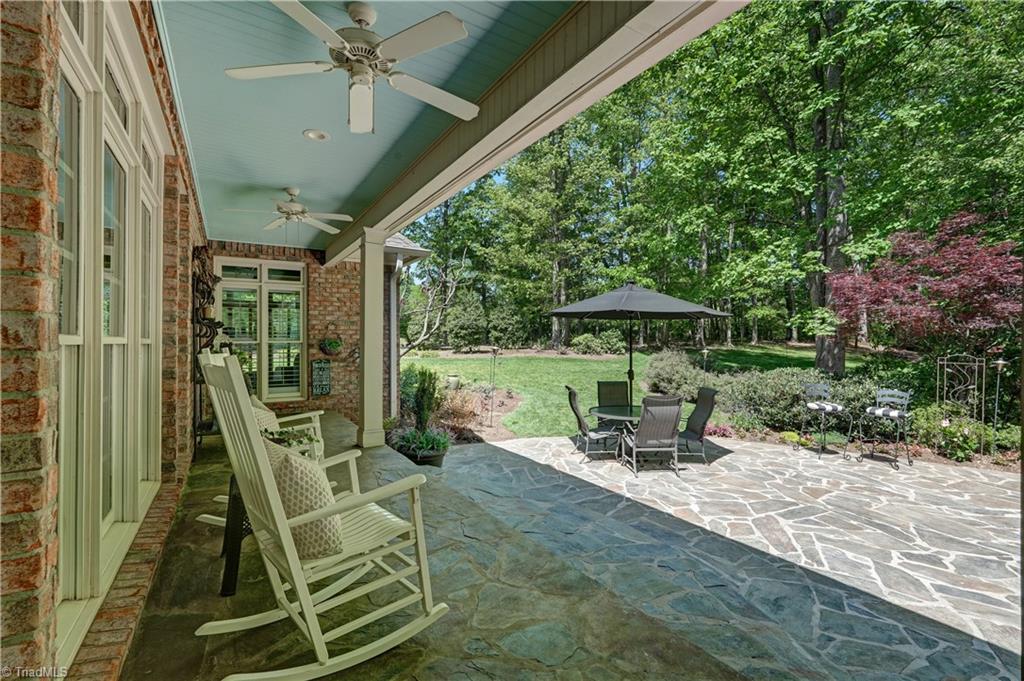 7001 Lake Henson Drive