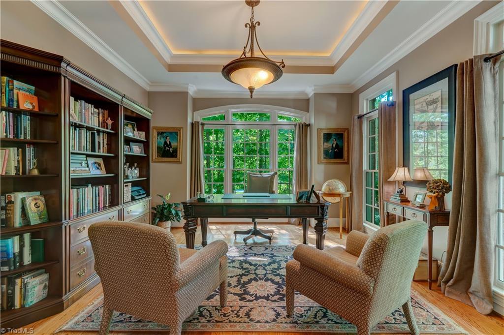 7001 Lake Henson Drive