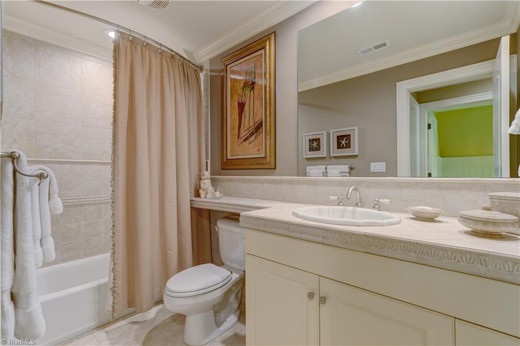 7001 Lake Henson Drive