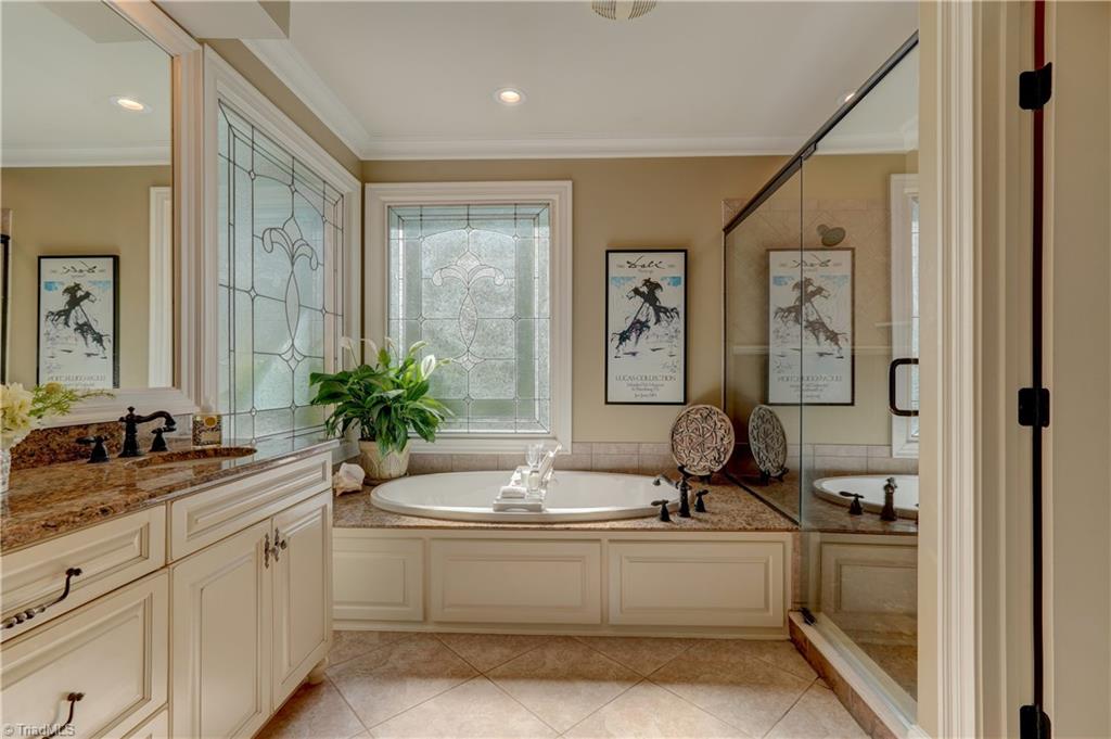 7001 Lake Henson Drive