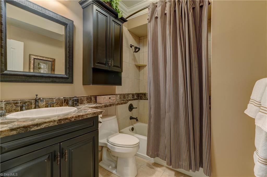 7001 Lake Henson Drive