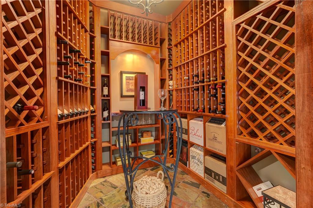 7001 Lake Henson Drive