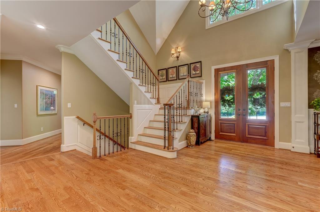 7001 Lake Henson Drive