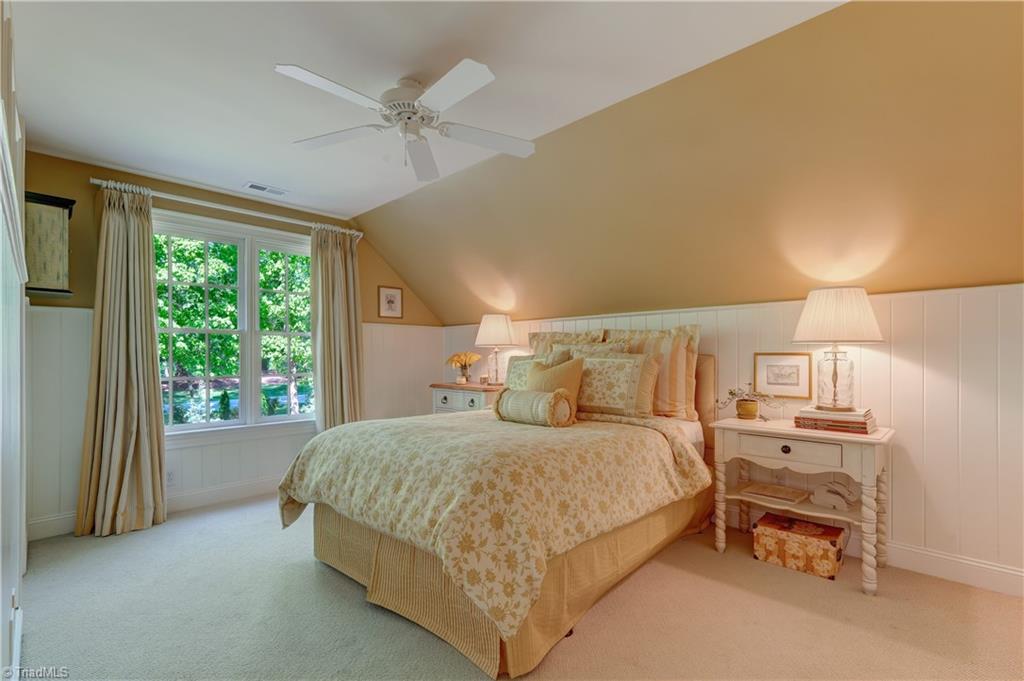 7001 Lake Henson Drive