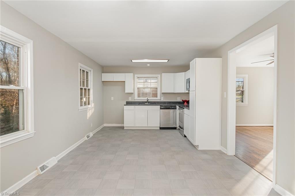 1700 Woodridge Avenue