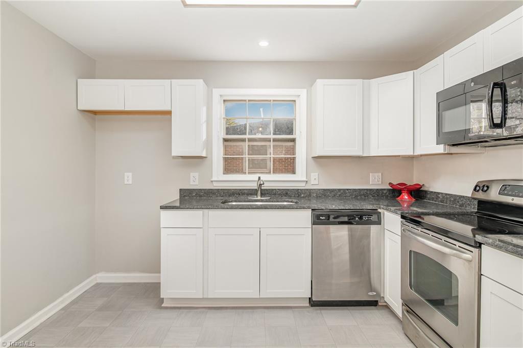 1700 Woodridge Avenue