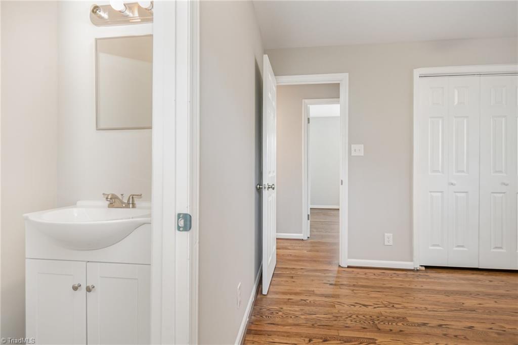 1700 Woodridge Avenue