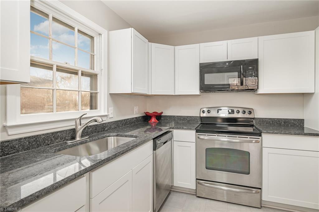 1700 Woodridge Avenue