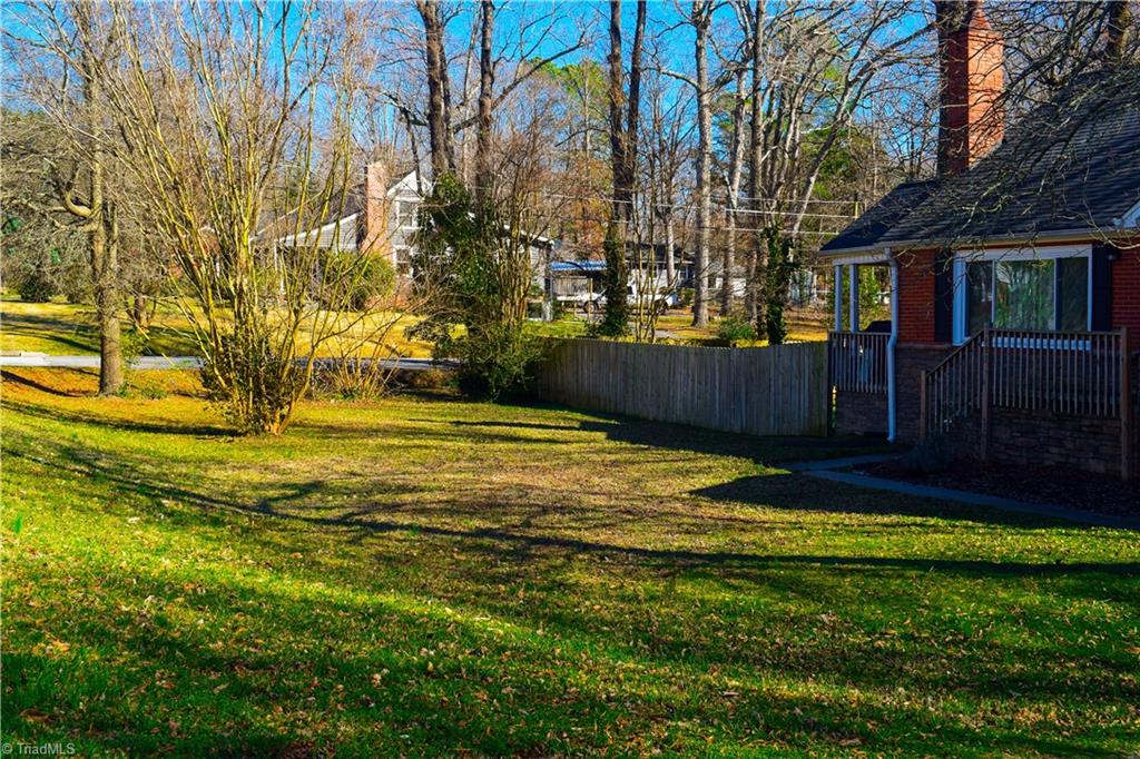 402 Oakview Road