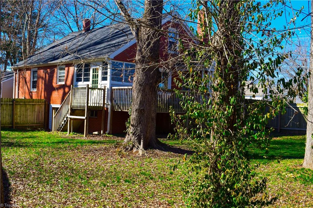 402 Oakview Road