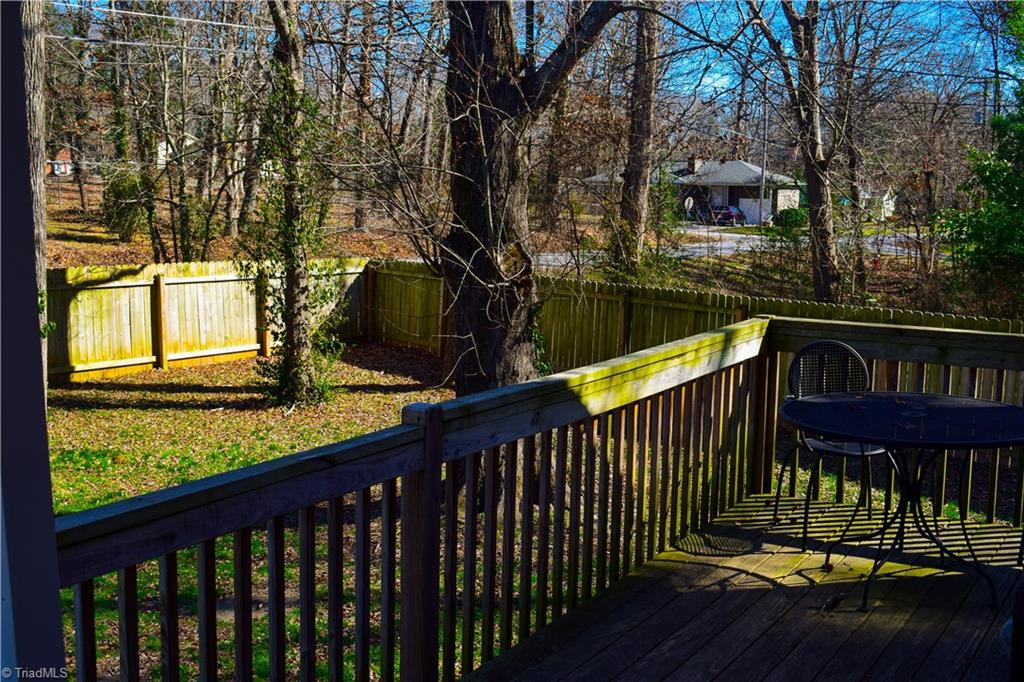 402 Oakview Road