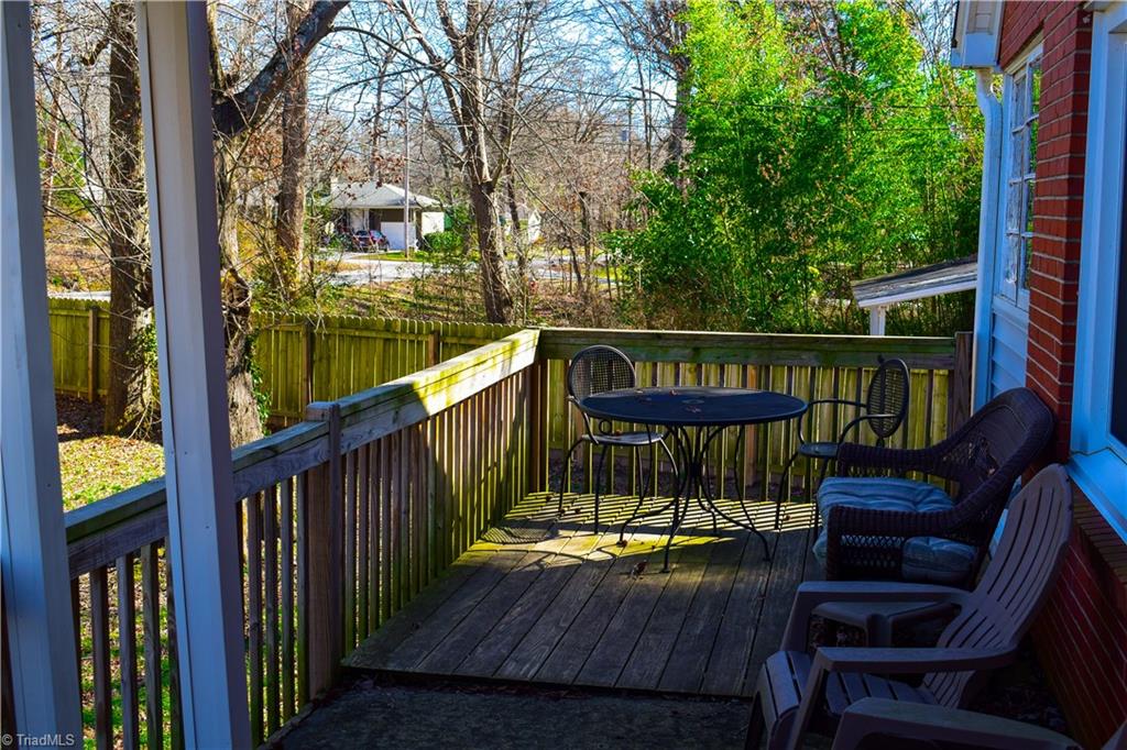 402 Oakview Road