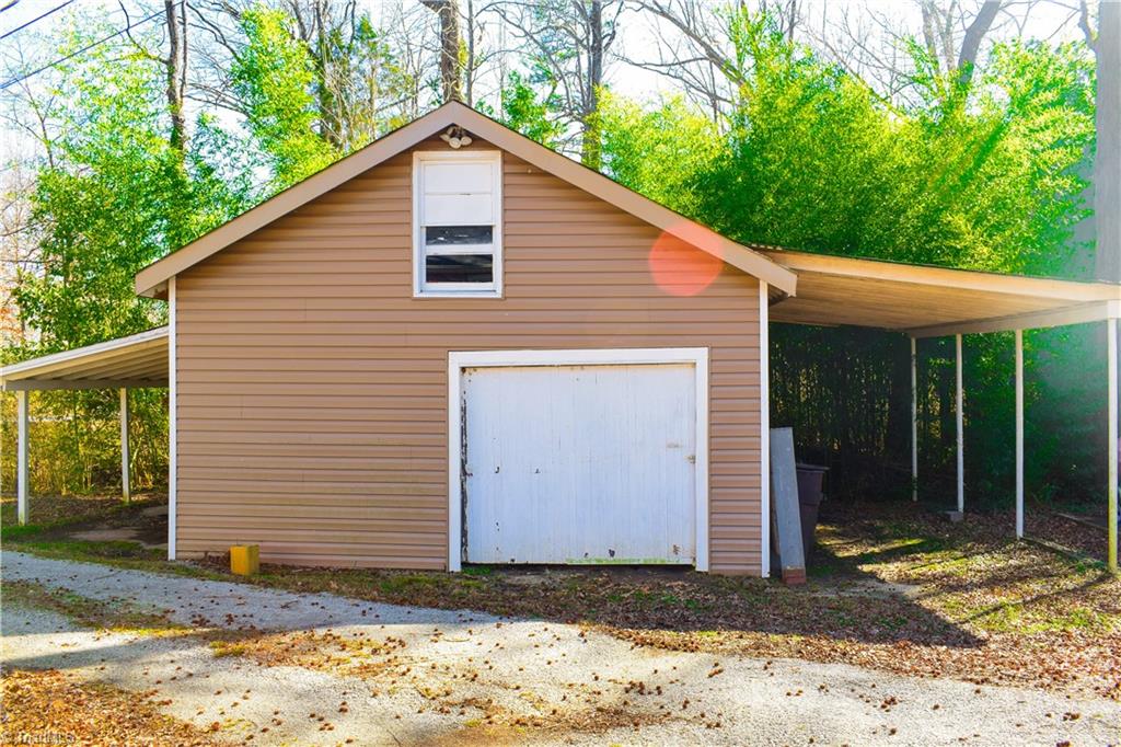 402 Oakview Road